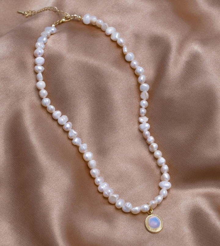 Collana d'Oro con Perle e Pietra di Luna
