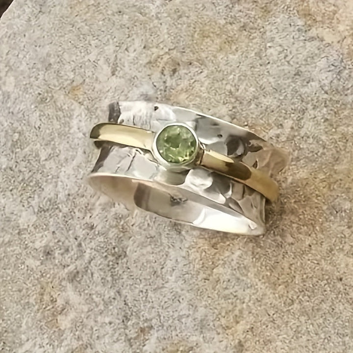 Elegante anello in zirconio verde