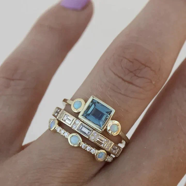 Anello vintage con cristallo blu