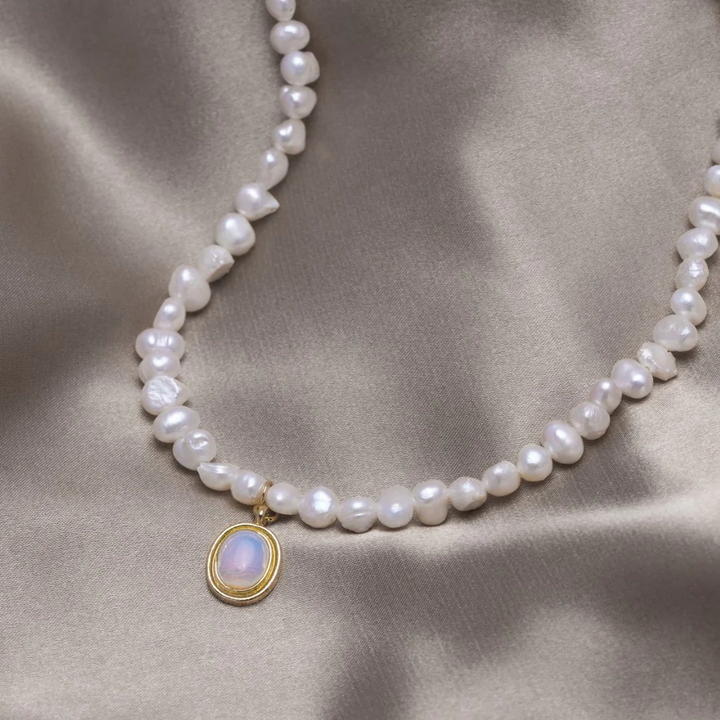 Collana d'Oro con Perle e Pietra di Luna