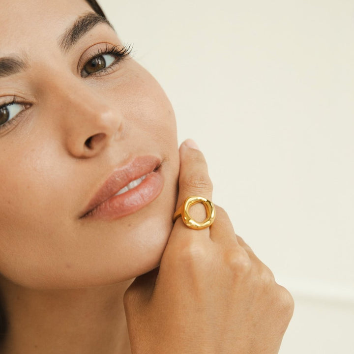 Anello Vina in oro fuso